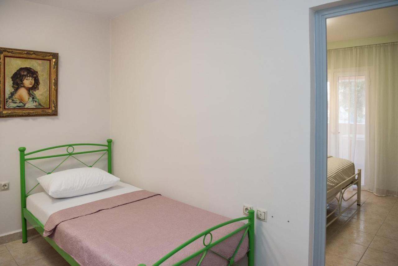 Aparthotel Avyssos Residents à Kalamákion Extérieur photo