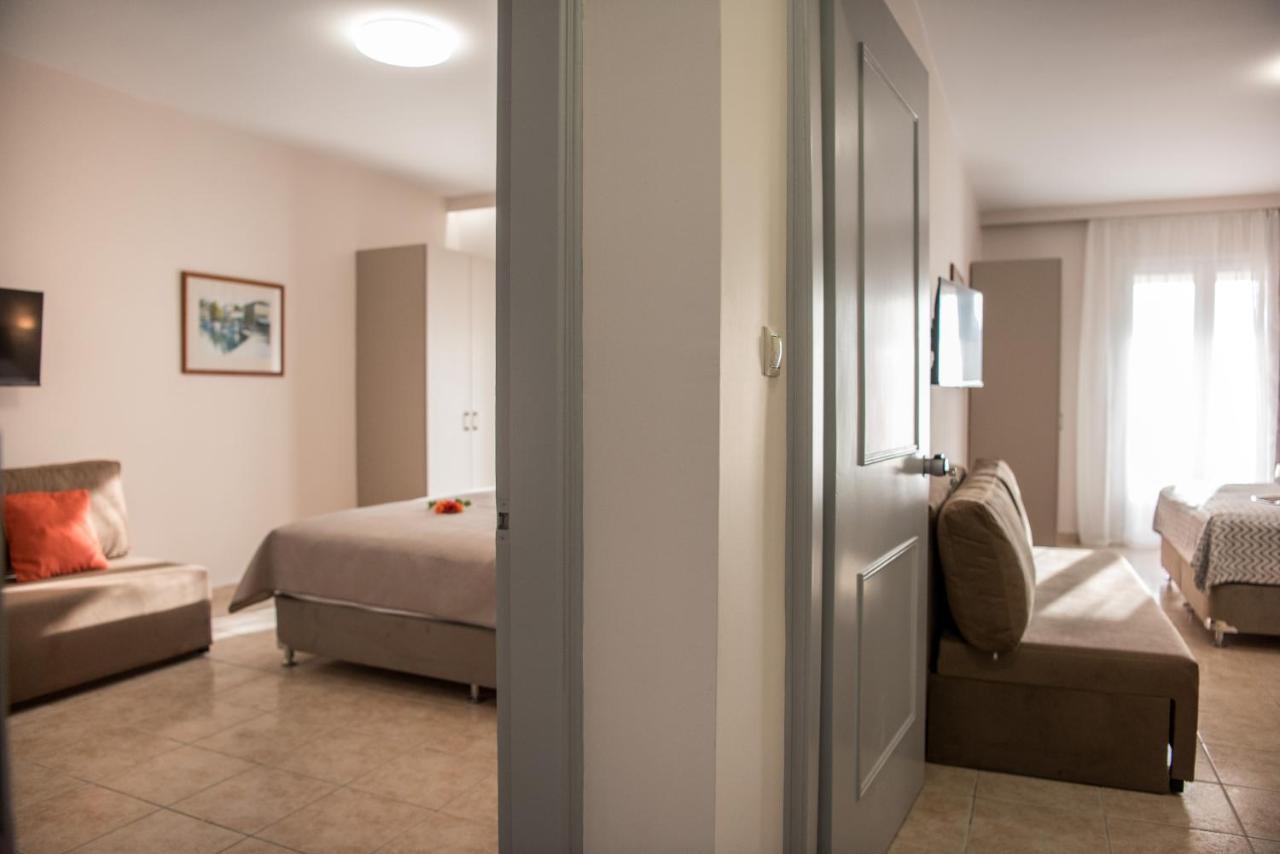 Aparthotel Avyssos Residents à Kalamákion Extérieur photo