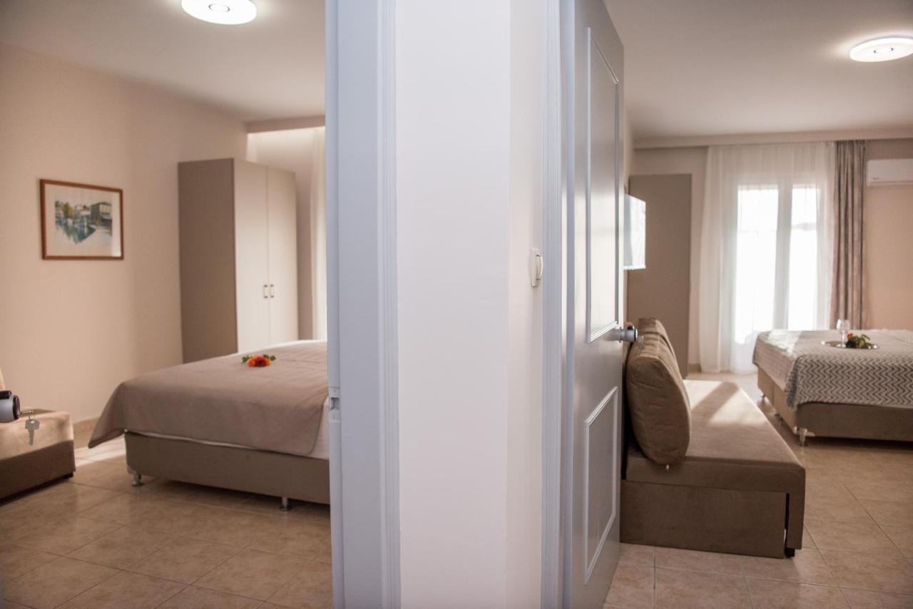 Aparthotel Avyssos Residents à Kalamákion Extérieur photo