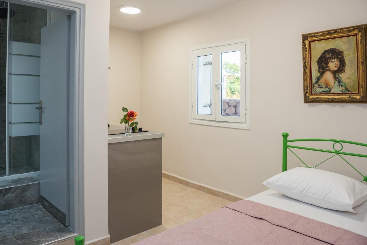 Aparthotel Avyssos Residents à Kalamákion Extérieur photo